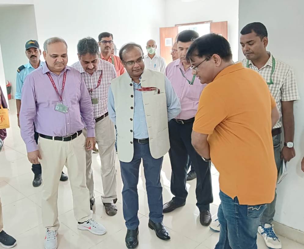 कर्मचारी राज्य बीमा निगम आदर्श अस्पताल फुलवारी शरीफ पटना के नये भवन में दिनांक 10-10-2023 को ऑपरेशन थियेटर का शुभारंभ श्री मनोज कुमार सिंह, मुख्य सतर्कता अधिकारी के द्वारा किया गया ।