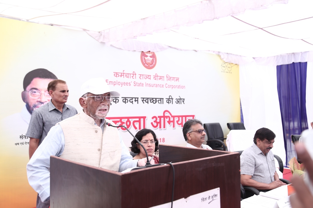 ई.एस.आई.सी अस्पताल, नॉएडा (उ.प्र.) में दिनांक: 15.05.2018 को स्वच्छता अभियान का आयोजन