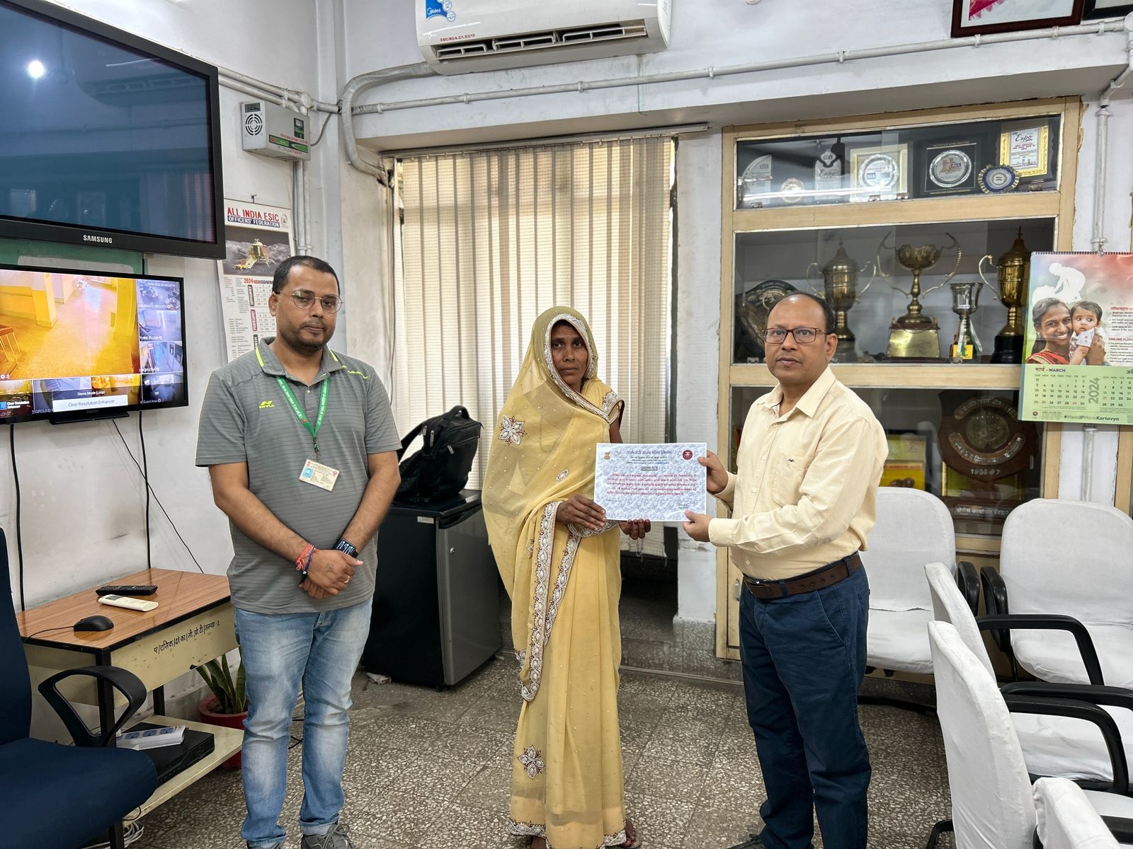 कर्मचारी राज्य बीमा निगम द्वारा आश्रित हितलाभ का भुगतान