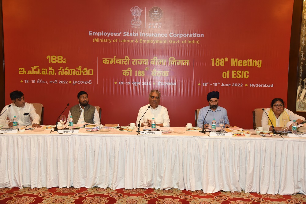 ईएसआईसी की 188वीं बैठक में स्वास्थ्य देखभाल एवं सेवा वितरण तंत्र को बढ़ावा देने के लिए महत्वपूर्ण निर्णय लिए गए