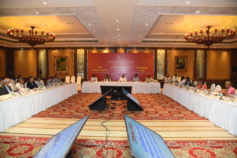 ईएसआईसी की 188वीं बैठक में स्वास्थ्य देखभाल एवं सेवा वितरण तंत्र को बढ़ावा देने के लिए महत्वपूर्ण निर्णय लिए गए