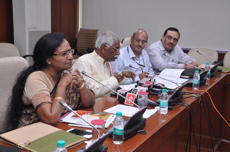 Memorandum of Understanding (MoU) between Employees’ State Insurance Corporation (ESIC) and Directorate General Factory Advice Service & Labour Institutes (DGFASLI) for Collaboration in the Field of Occupational health and Prevention of Occupational Injuries and Diseases Signed .